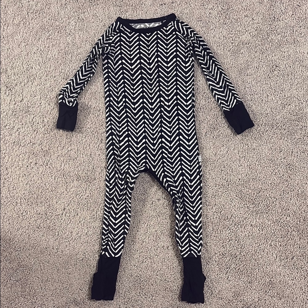 Little Sleepies Monochrome Chevron Crescent